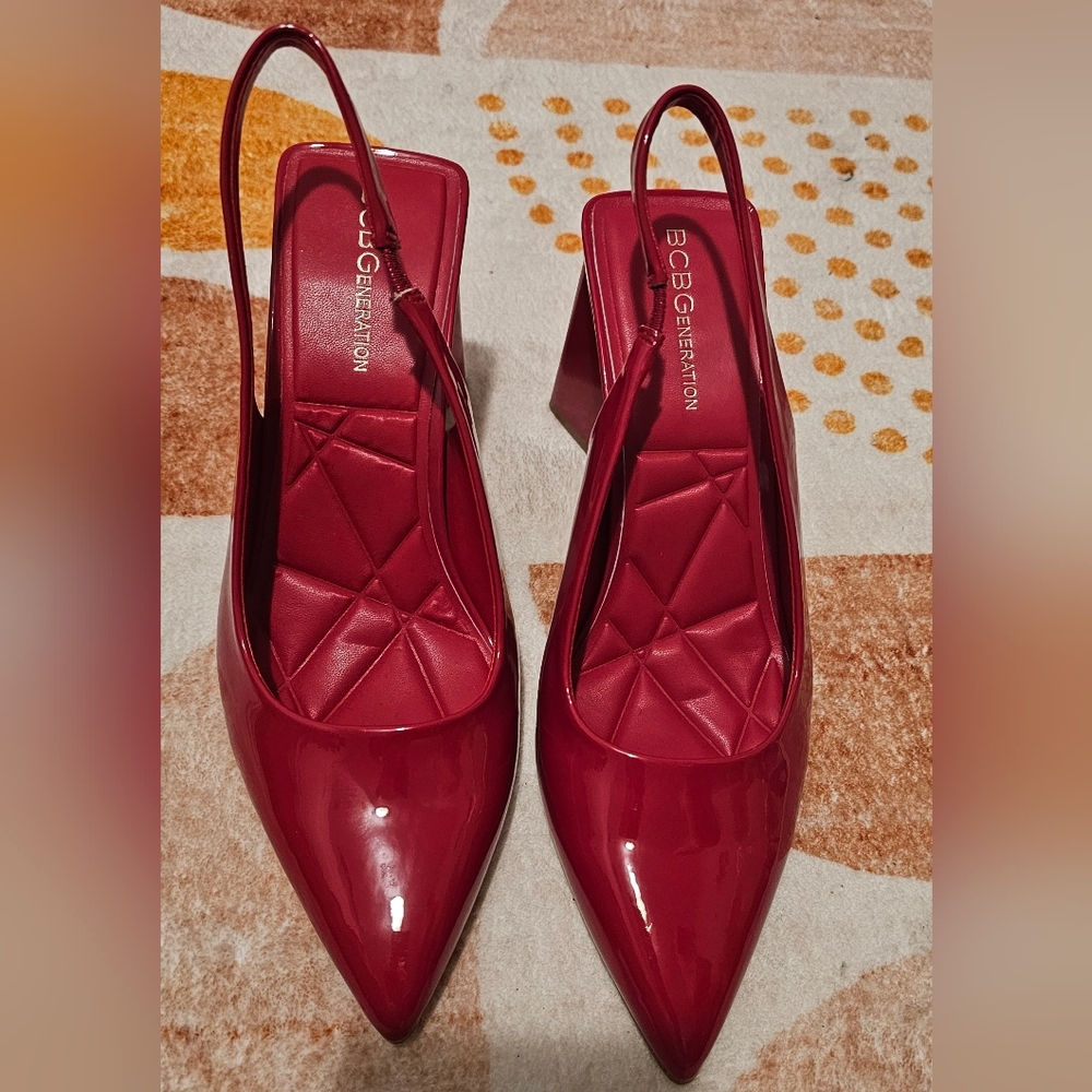 BCBGeneration Red TRINA Slingback Block Heel Pumps NW/O Box Sz 7.5 - Picture 2 of 9